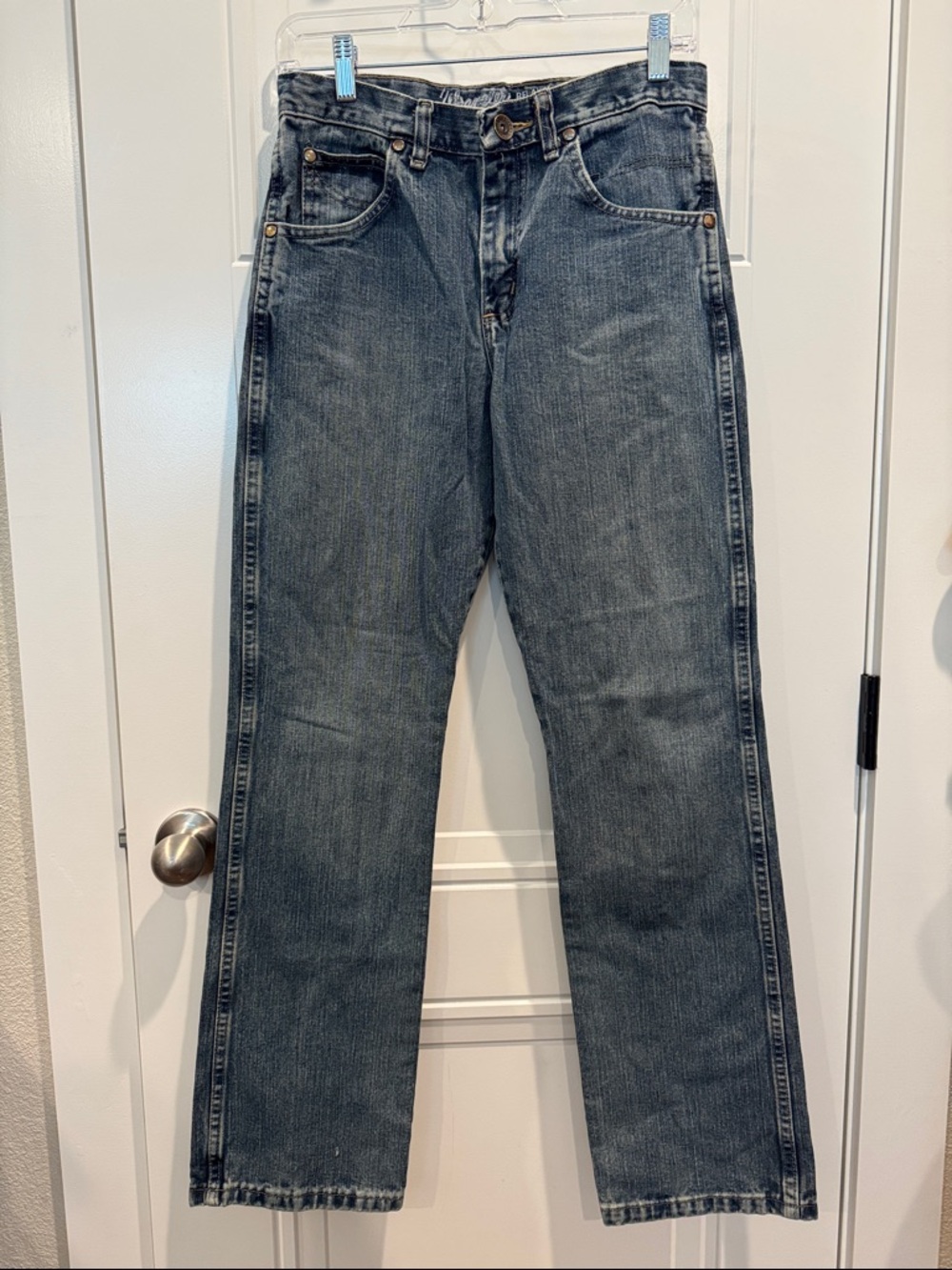 Wrangler Light Blue Denim Straight-Leg Jeans with Back Pocket 'W' Stitch - Picture 3 of 6